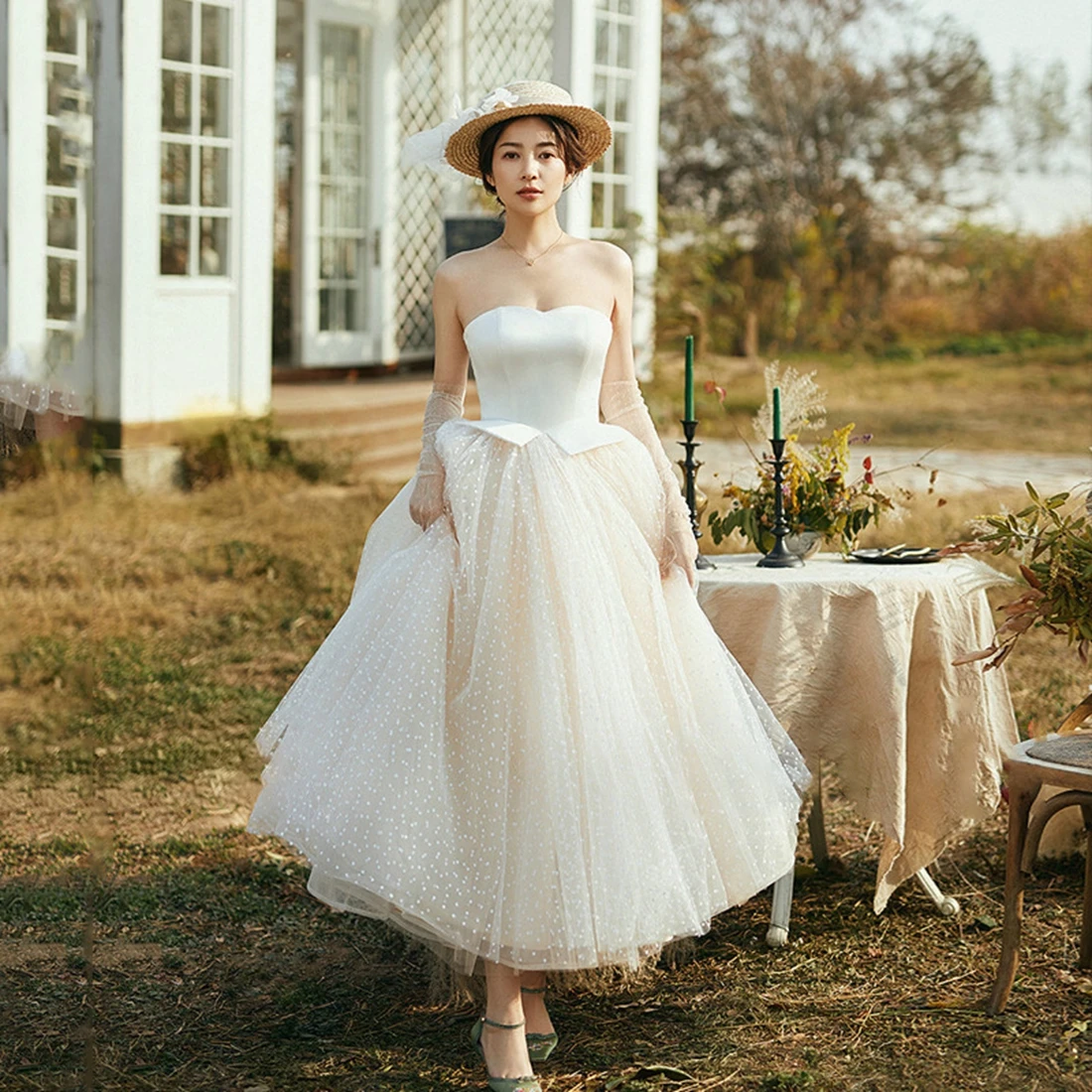 New Arrival A-line Wedding Dress with Sweetheart Neckline and Simple Forest Style