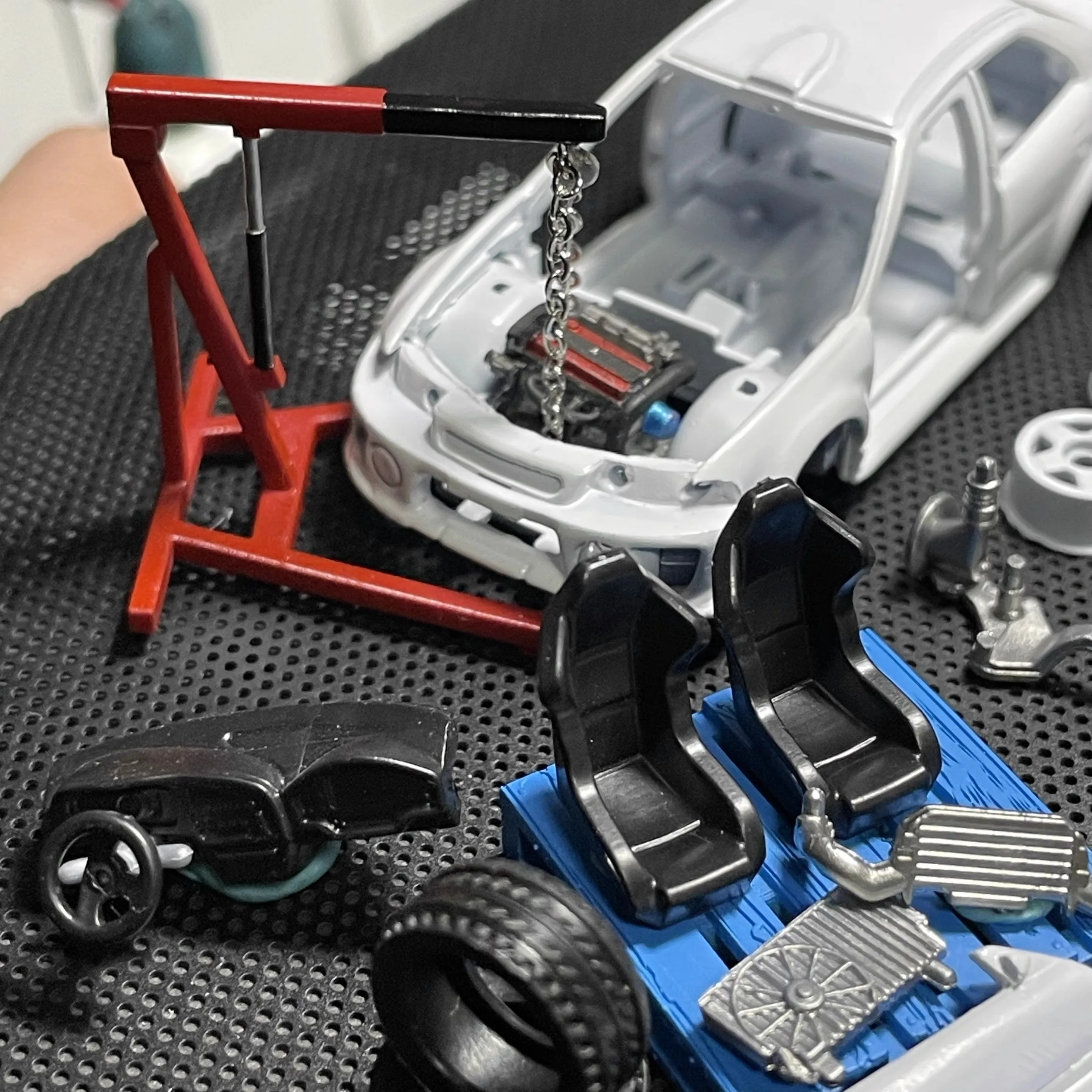 1:64 Mitsub EVO Repair Garage  Scene Diorama