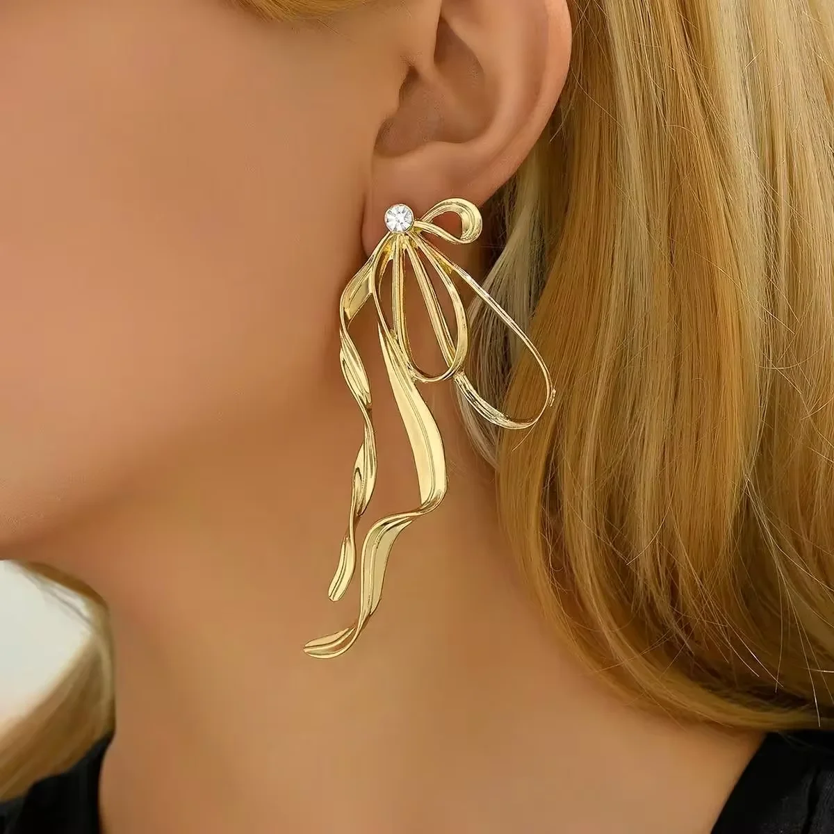 Women Long Bowknot Style Drop Earrings Gold Color Irregular Shape Dangle Stud Earrings Crystal Stone New Fashion Party Jewerly