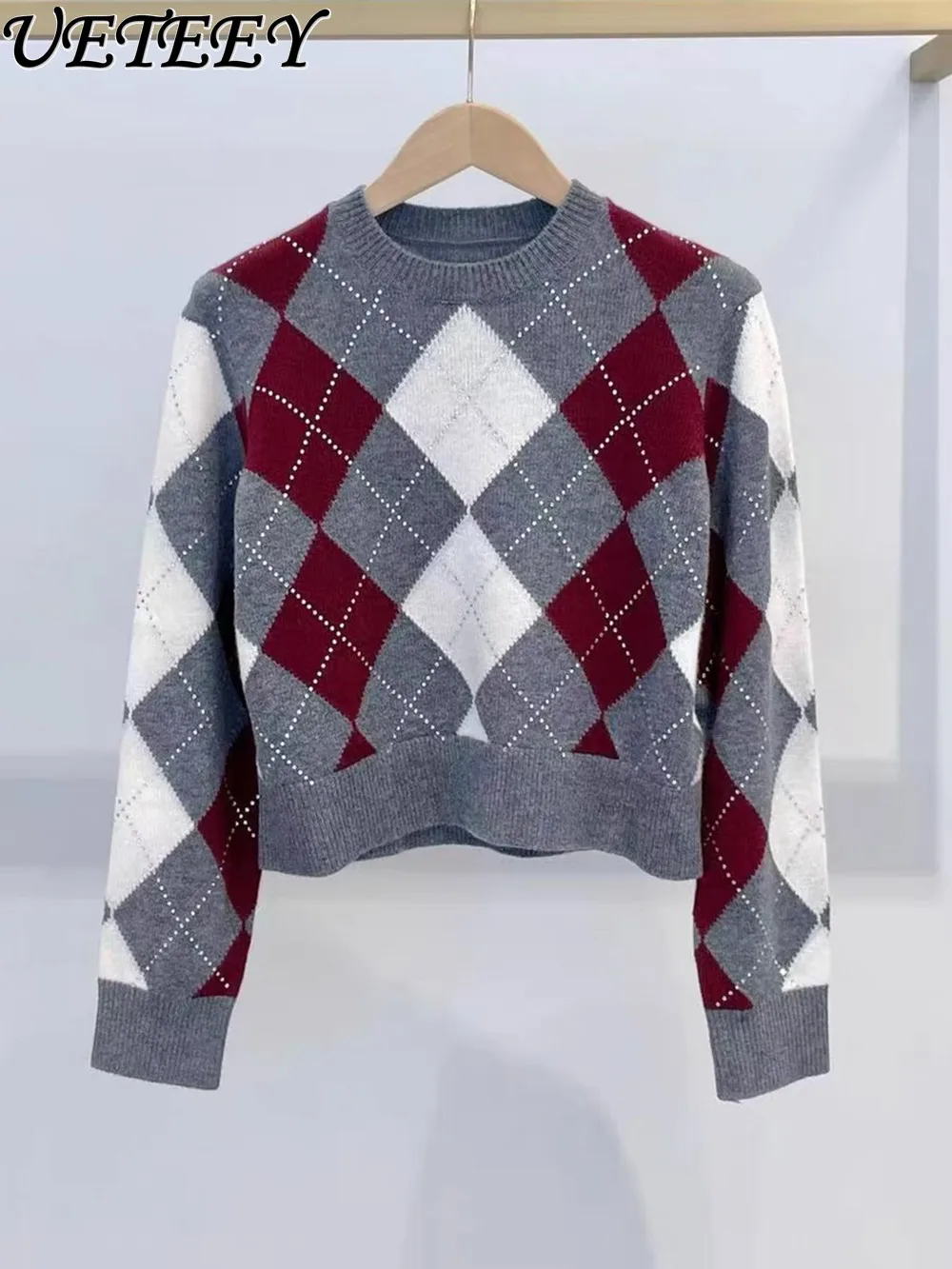 

High-End Women's Heavy Craft Rhinestone Quilted Pattern Pullover Elegant Versatile Long-Sleeve Casual Sweater Short Knitted Top