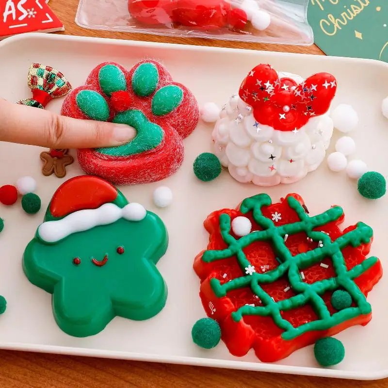 1 Piece Random Cartoon Christmas Theme Simulation Squeeze Toys Pinch Decompression Stress Toys Children's Christmas Gift Toys