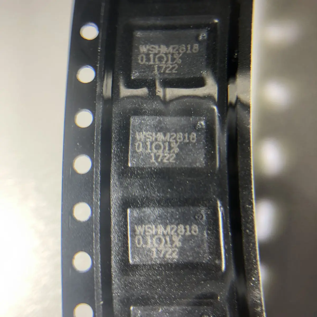 50pcs~5PCS WSHM2818 WSHM2818R1000FEA Power Metal Strip® Resistors, High Power (7 W)Low Value (down to 0.001 Ω), Surface Mount