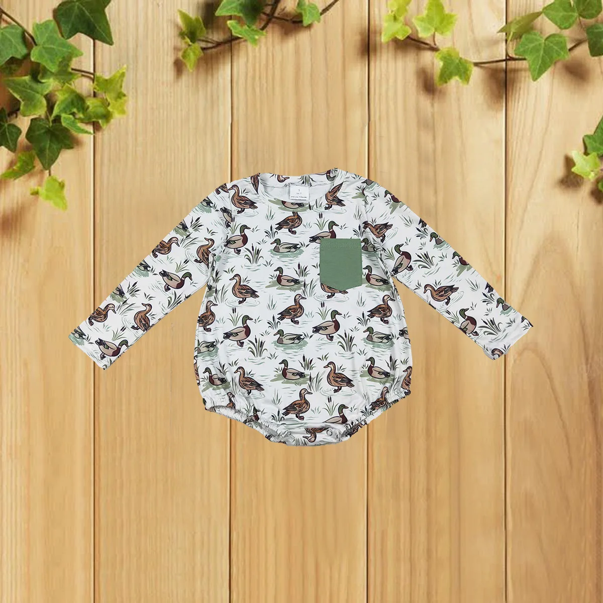 

10.29 Autumn Popular Duck Pocket Long Sleeve Baby Romper Fashionable Cute Onesie for Infants