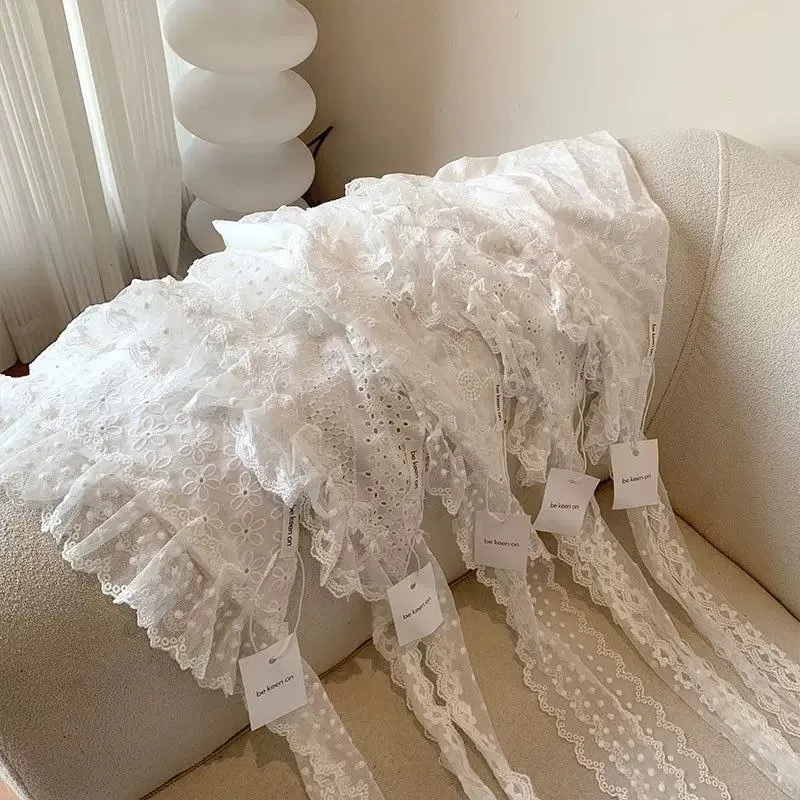 

Retro White Lace Head Scarf Multipurpose Triangle Shawl Hair Band Belt Women Summer Spring Beach Wedding Headwear Lightweight