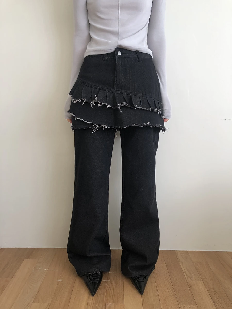 Calça jeans feminina slim fit com bainha com babados, aparência em camadas, sino bot, moda vintage, desgastada, saia falsa de duas peças