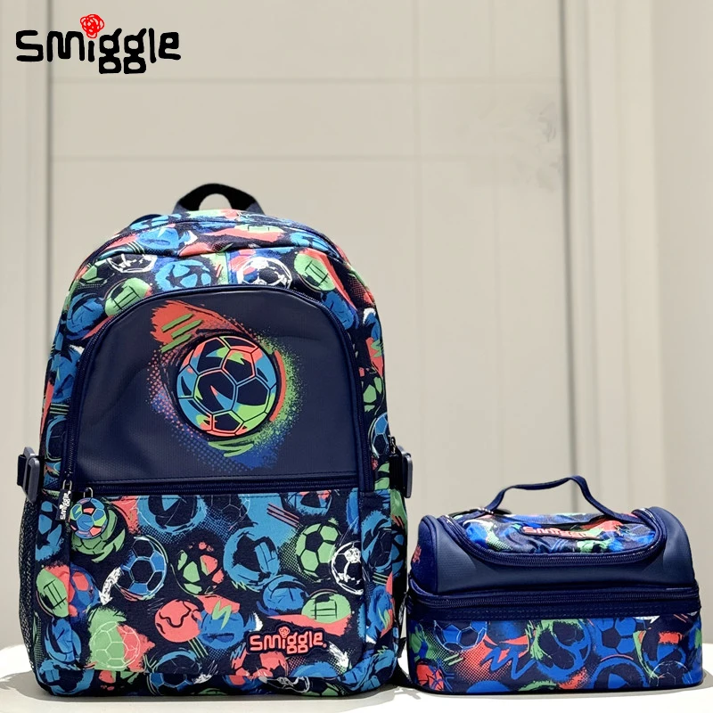 ใหม่ออสเตรเลีย Smiggle ความจุขนาดใหญ่น้ําหนักเบาฟุตบอลกระเป๋าเป้สะพายหลังถุงอาหารกลางวันกระเป๋าดินสอกระเป๋าเป้สะพายหลังอะนิเมะนักเรียนของขวัญ