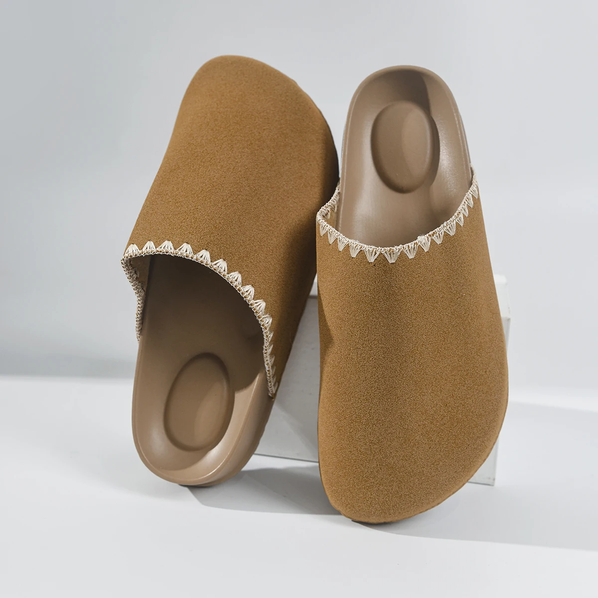 

Unisex Fashion Slippers Women's Comfortable Round-Toe Mules Concise Embroidered Thick-Soled Slides Couple Slip-on Casual Shoes