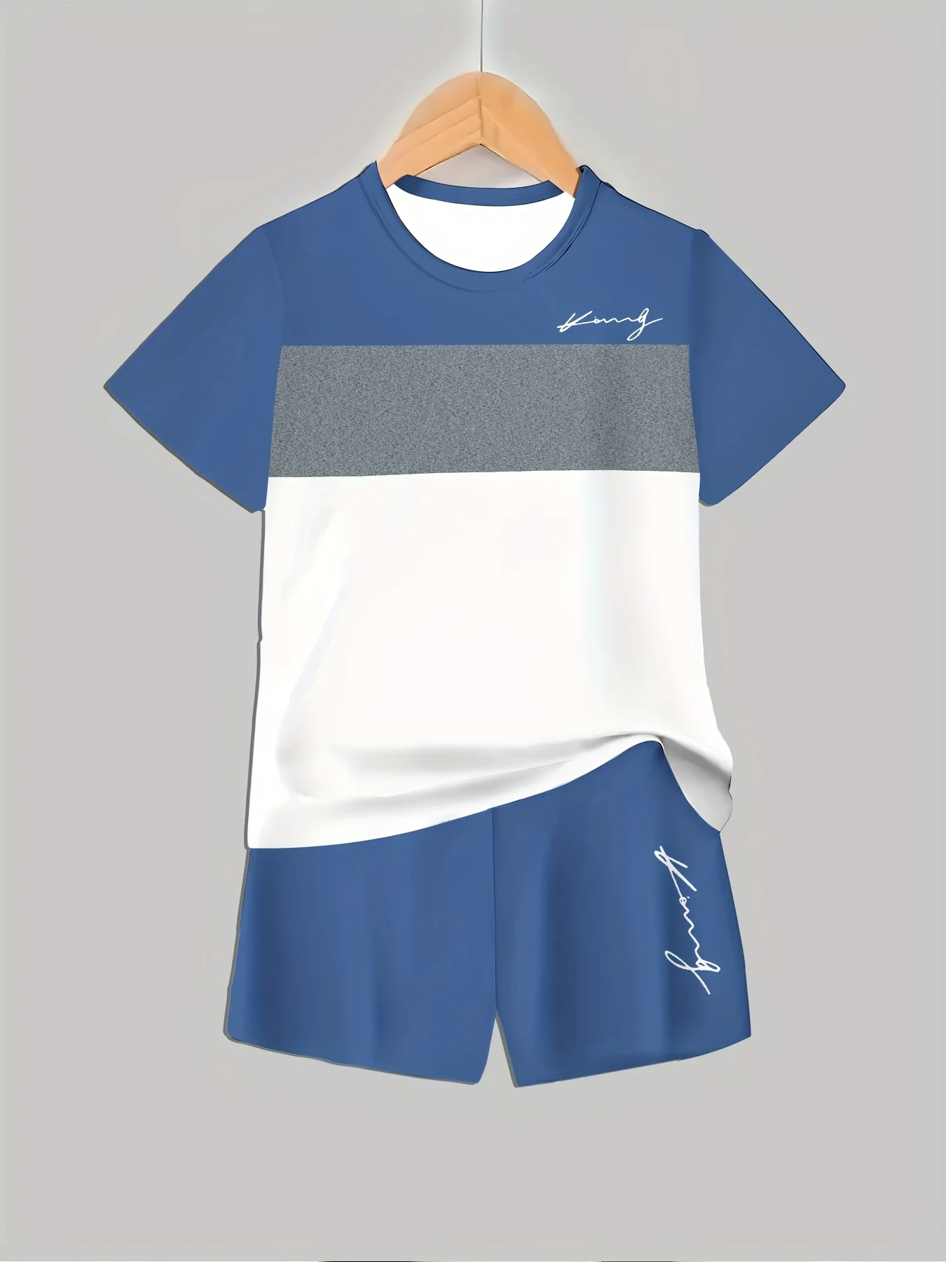 

2025 Men Casual 3D Printed T-shirt Shorts Set Blue and White Summer Hot Selling Men Sports Set Men Fashion Set Quick Drying