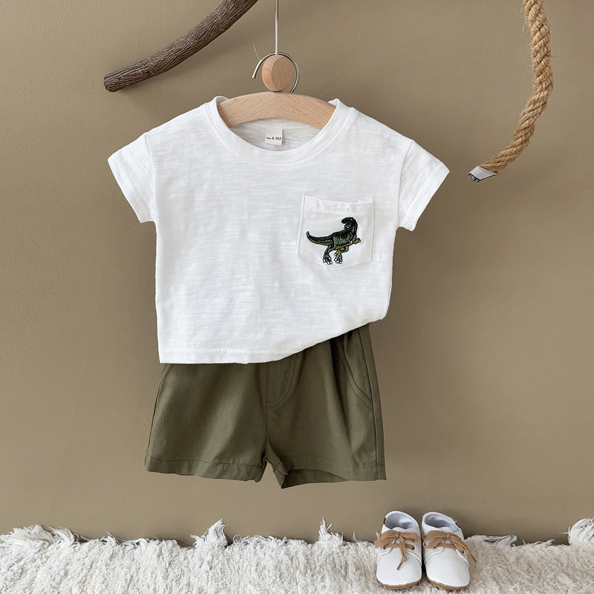 Summer Baby Set Exquisite Dinosaur Embroidery Round Neck Comfortable Short Sleeve+Dark Green Sports Shorts New Clothing
