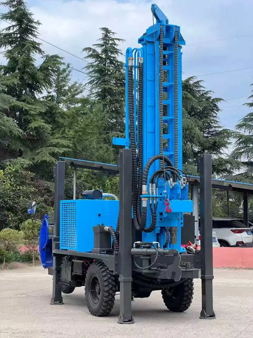 Macchina per impianto di perforazione per pozzi d'acqua profonda personalizzata da 200 m montata su triciclo