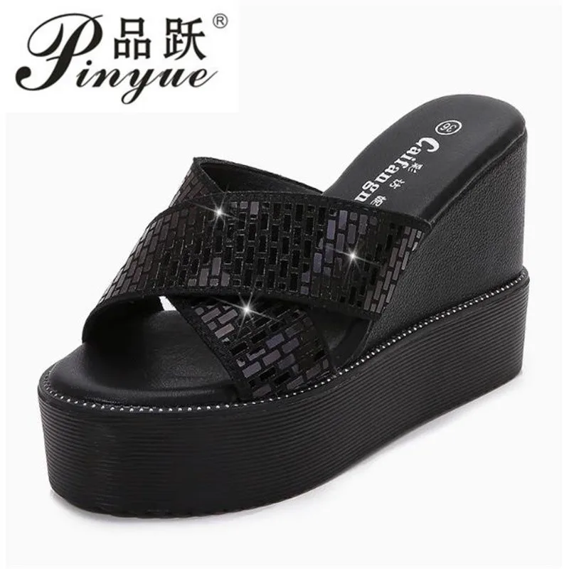 

Женские шлепанцы на танкетке 8 см 11 см, модные сандалии на платформе с открытым носком, летние женские туфли на очень высоком каблуке для вечеринок, размер 32-41