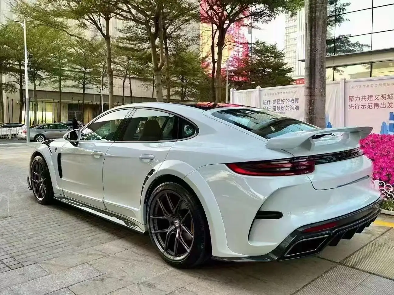 Novità per Porsche per Panamera 971MSY Body Kit 2017-2019 Kit carrozzeria larga Include paraurti per auto