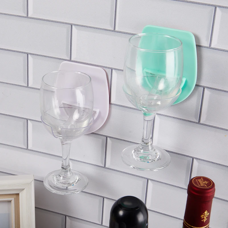 【1PC Plastic Portable Wine Glass Holder For Bath Shower Sticky For Wine Beer Drink Wine Accessories】
