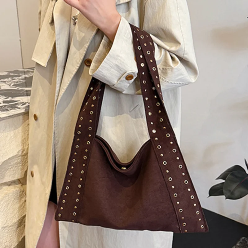 

Retro Rivet Shoulder Bag New Fashion Motorcycle Simple Versatile Texture Underarm Bag Bucket Bag Buckle Women Tote Bag Handbag