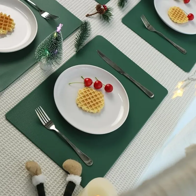 1/4/6PCS Green Placemats for Dining Table Leather Table Mats Wipeable Reversible Place Mats Indoor Outdoor Christmas Decorations