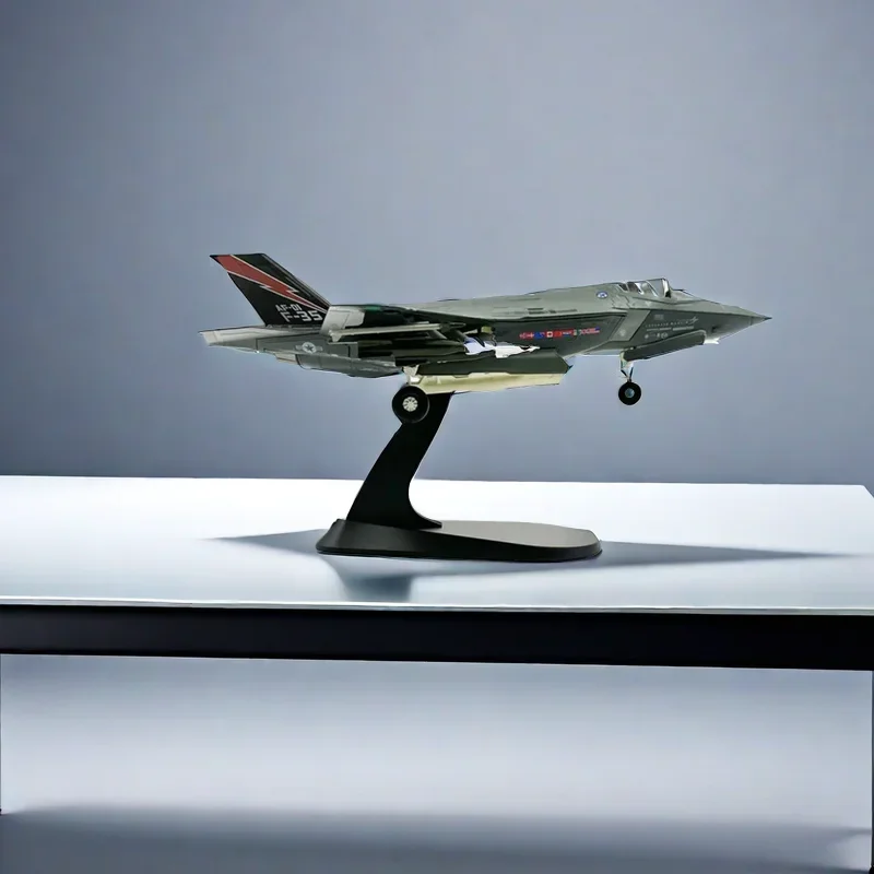 

Ultimate 1/72 Scale Acale USAF F35A Lightning II Fighter Plane Diecast Model Premium Alloy Collection Toy in Beast Mode