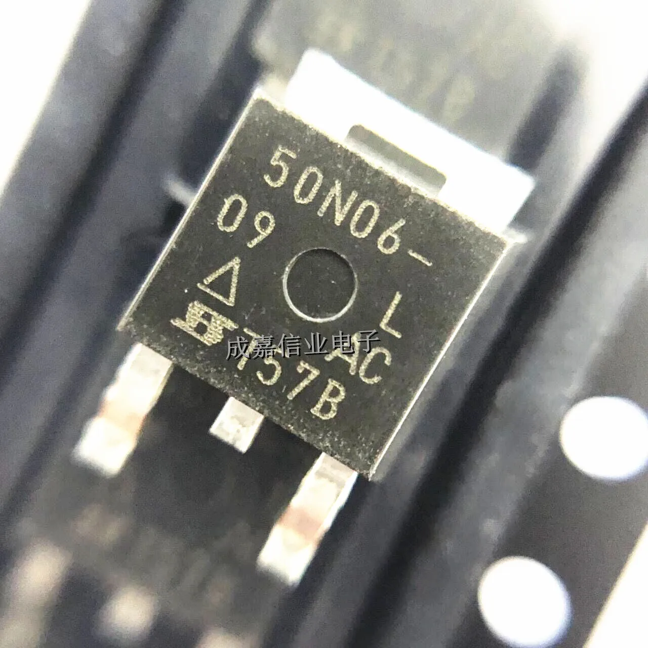 10 шт./лот SUD50N06-09L-E3 TO-252-3 50N06-09L MOSFET 60V 50A 136W 9,3 mohm Рабочая температура:- 55 C-+ 175 C