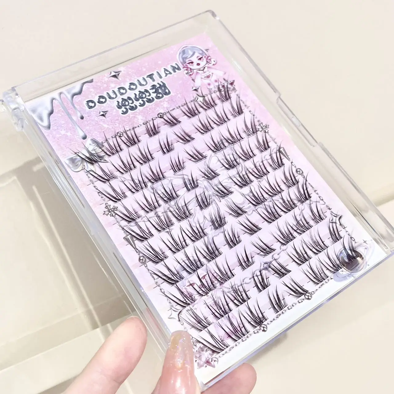 Doudoutian Dunkelbraune, schräge Wimpernbüschel mit dünnem, transparentem Band, Wispy Gradient Tips für einen Lifting-Effekt und Augenformung, für tägliches und Party-Make-up – Detail 4