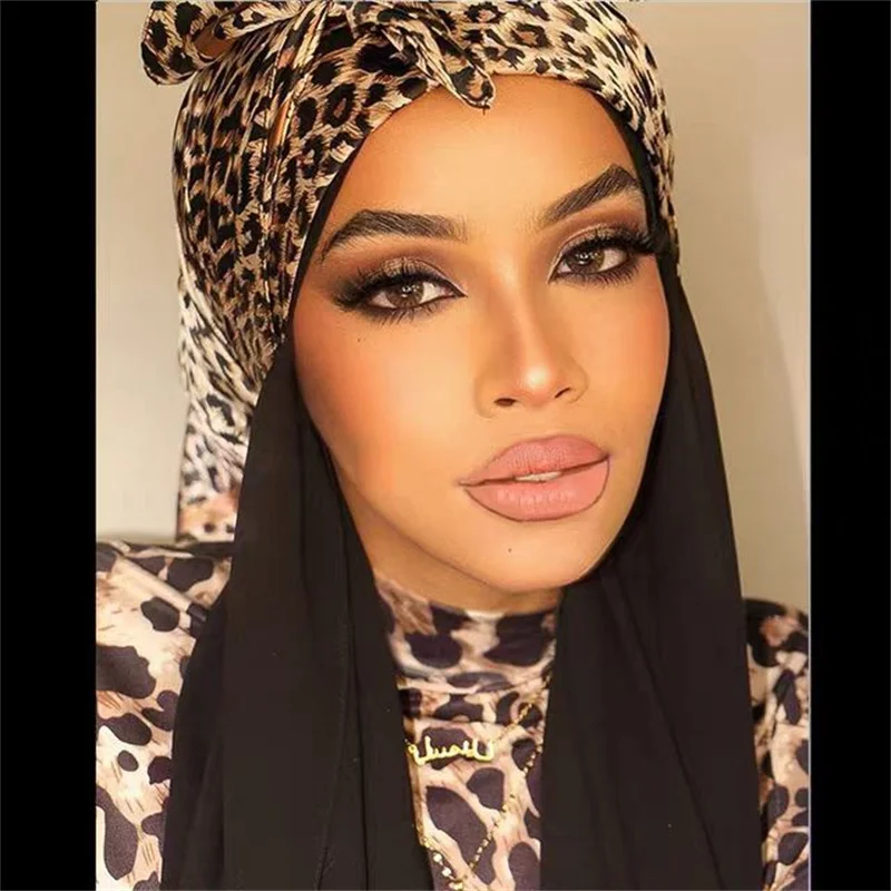 ليوبارد الأوشحة النساء ورقة طباعة Foulard الساتان ساحة رئيس الحجاب وشاح السيدات الفاخرة العلامة التجارية شالات باندانا الإناث الخمار وشاح