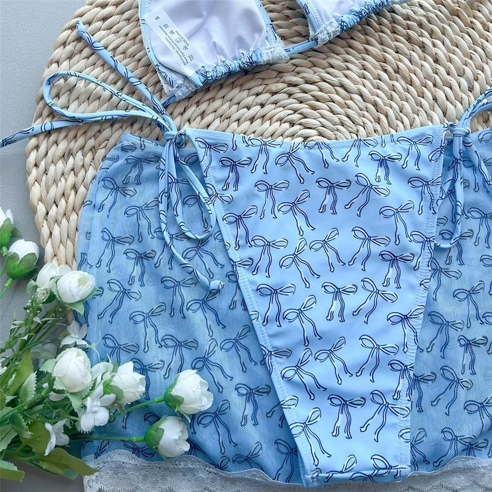 Blaue Schleife, bedruckt, Neckholder, String, Dreieck, Bikini-Sets, 3-teilig, Miniröcke, Vertuschungen, sexy Badeanzug, Damen, Urlaub, Spitzenrand-Badebekleidung