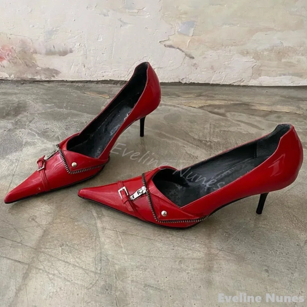 ホット-女性の先のとがったつま先のスチレットヒール,赤いパンプス,浅いリベット,ジッパー付きベルトバックル,サンダルのスリッポン,パンクデザイン,新しいファッション