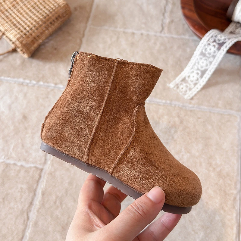Kleinkind-Mädchen-Stiefeletten aus Wildlederimitat, Retro-Stiefeletten mit Reißverschluss hinten, weiche, kurze Stiefeletten aus Kunstlederimitat, warm gefüttert, mit rutschfester Sohle, flache Herbst- und Winterstiefe – Detail 6