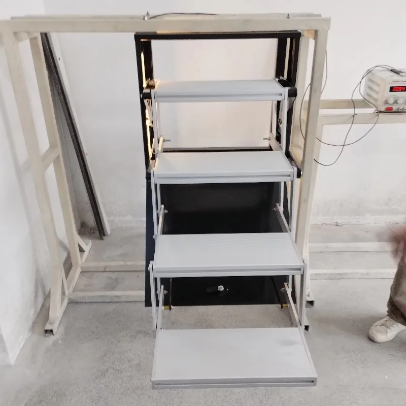 ملحقات المنزل المتنقل خطوات منزل متنقل مع صمام ثنائي باعث للضوء 4 خطوات من الفولاذ المقاوم للصدأ قابل للطي يدويًا/سلالم كهربائية