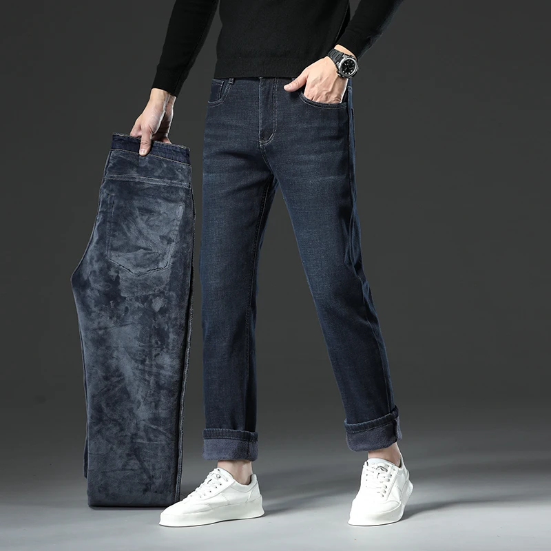 جينز شتوي من الصوف لعام 2025 للرجال دافئ مخملي سميك فضفاض من قماش الدنيم بنطلون كلاسيكي غير رسمي للأعمال باللون الأسود والأزرق