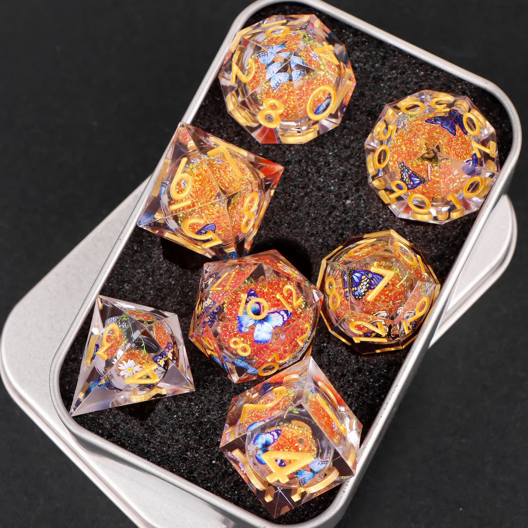

Блестящие игральные кости с наклейками - рисунки кота, рыбы, бабочки для коллекционеров, игровые аксессуары, креативный декор, красивые подарки