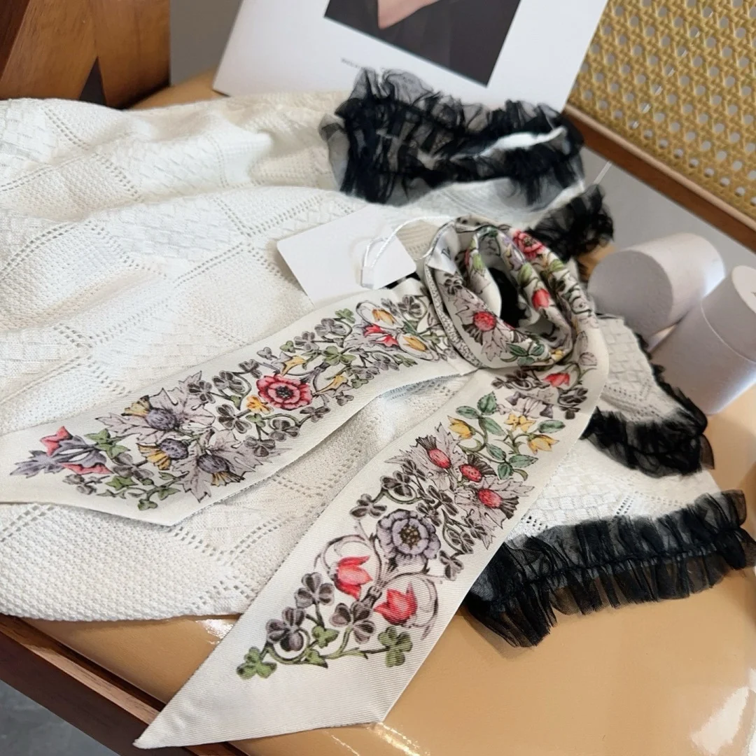 

Luxury Brands Accessories Silk Scarf Premium Silk Can Be Used As Headscarves Bag Handle Decorations Wristbands Fashion 6*100cm