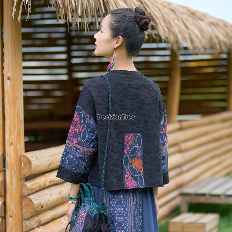بلوزة نسائية جديدة موديل 2025 على الطراز العرقي الصيني مطرزة بنصف كم قصير تانغ معطف بتصميم كلاسيكي فضفاض غير رسمي t1 #2