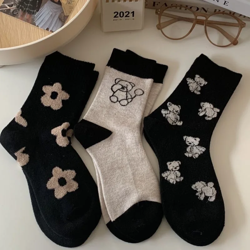 5 Pairs Women Cute Little Bear Mid Calf Socks Fashionable And Versatile Floral Prints Breathable Soft Comfortable Casual Socks