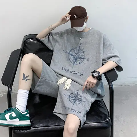 남성용 여름 오버사이즈 스포티 투피스 세트, 멋진 티셔츠 반바지 콤보, 캐주얼하고 트렌디한 0대 폴리에스터 섬유