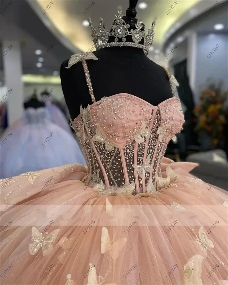 Różowa księżniczka sukienka na Quinceanera 2024 duża kokarda aplikacja z motylem koralik kryształowy bal urodzinowy słodki 16 suknia Vestidos De 15 Anos