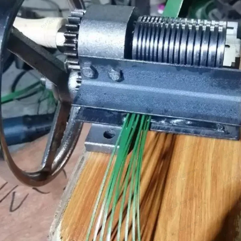 Manual Bamboo Strip Drawing Machine Thin Bamboo Strip Open Cutting Machine