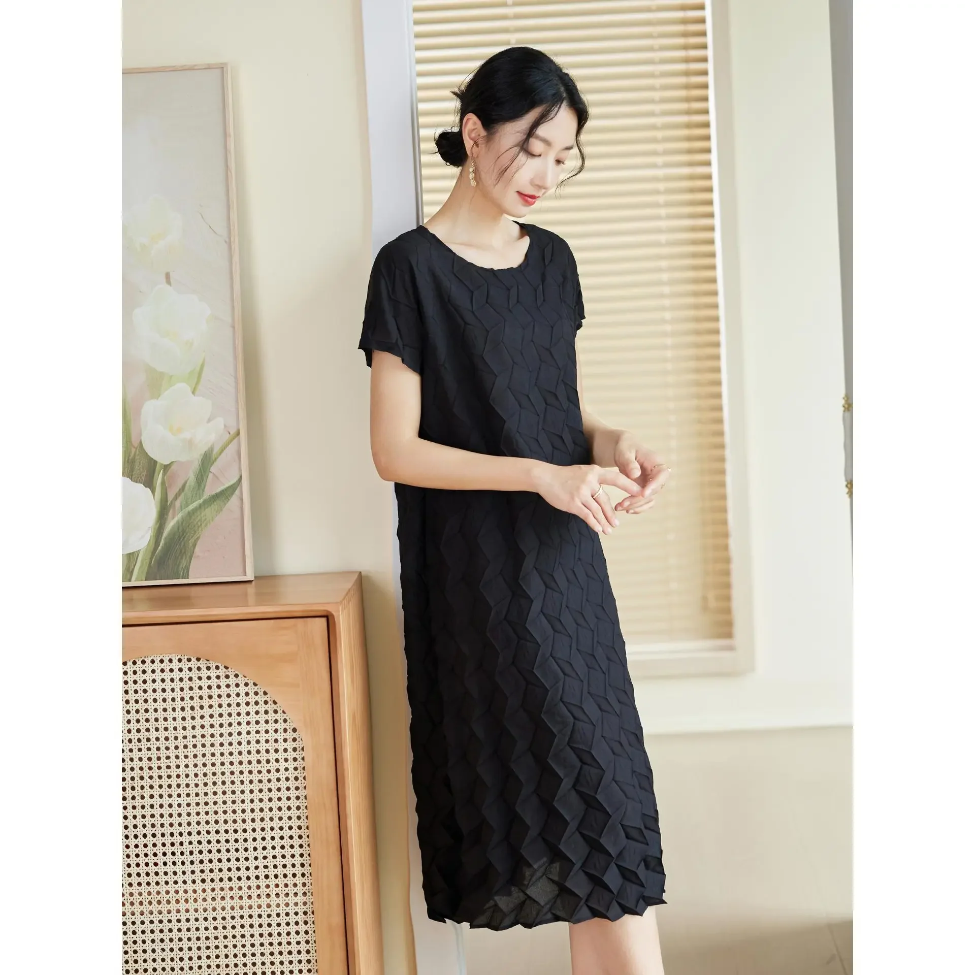 Miyake Style Black Skirt Women Summer Temperament Dress Thin Short-sleeved High-end Fat Mm Large Size Belly-covering Long Skirt