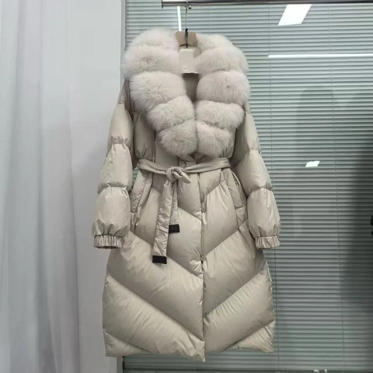 Damska odzież wierzchnia 2026, kamizelka, płaszcz do kolan, gruby, długi płaszcz z kołnierzem z futra lisa, kurtka puchowa, zimowy nowy płaszcz z białego puchu kaczego.
