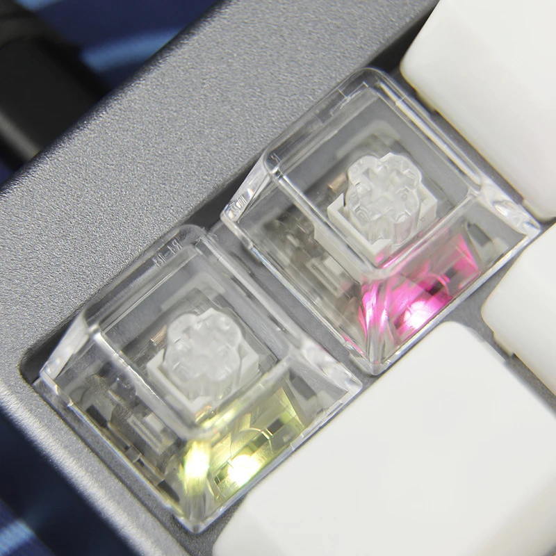 

1pcs New Cherry profile R4 Transparent PC Blank Keycaps for MX Switches Gaming Keyboard DIY Gift for Game Lovers