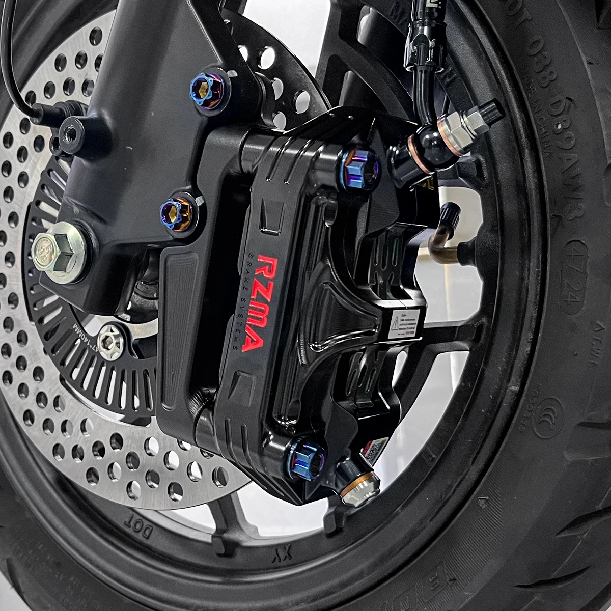 طقم فرجار الفرامل الشعاعية للسباق RZMA G-M302 للدراجات النارية |   فرامل قرصية من الألومنيوم مزورة |   ترقية الترباس المباشرة