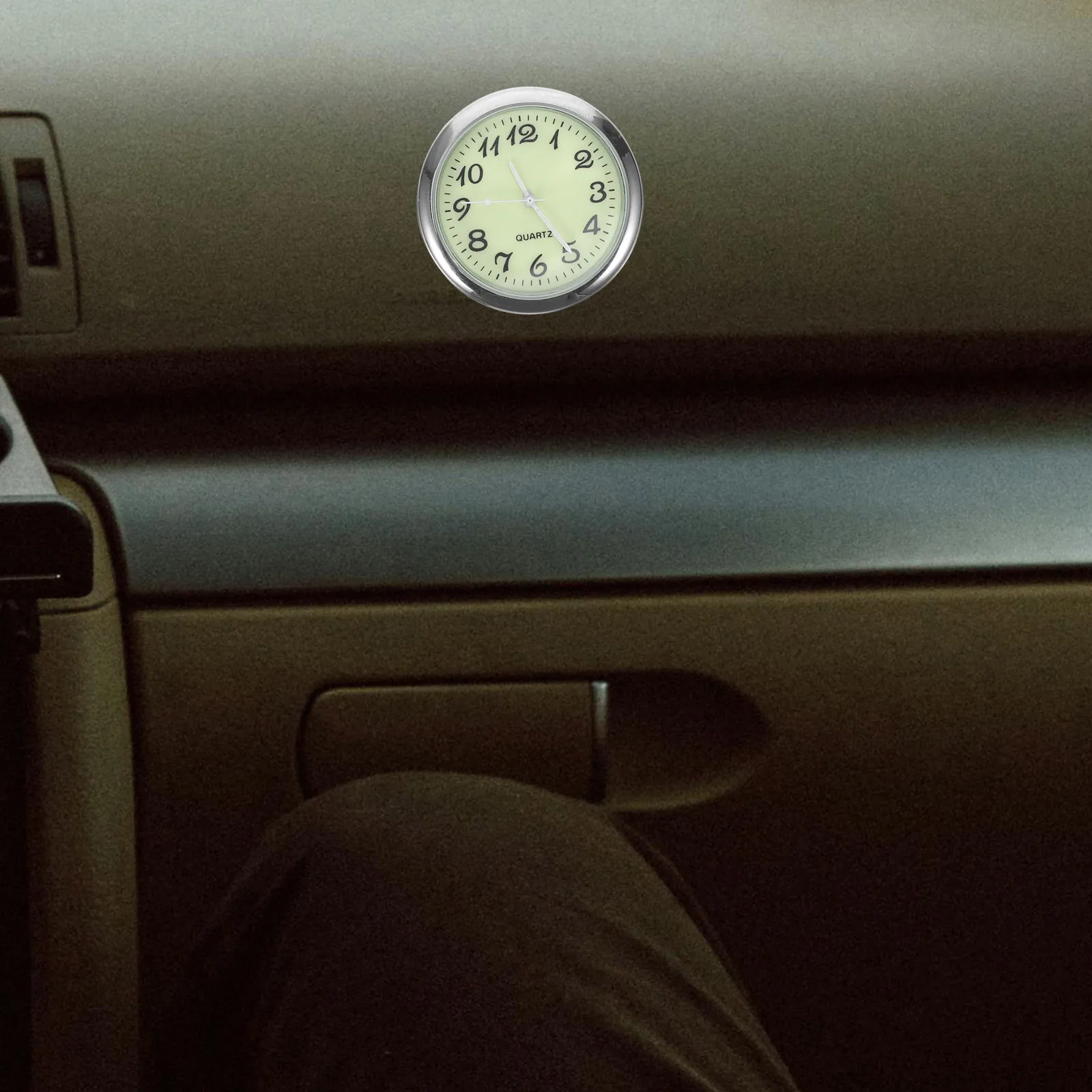 

1Pcs Mini Quartz Clock Glow In The Dark Automotive Dashboard Clock Car Interior Accessory