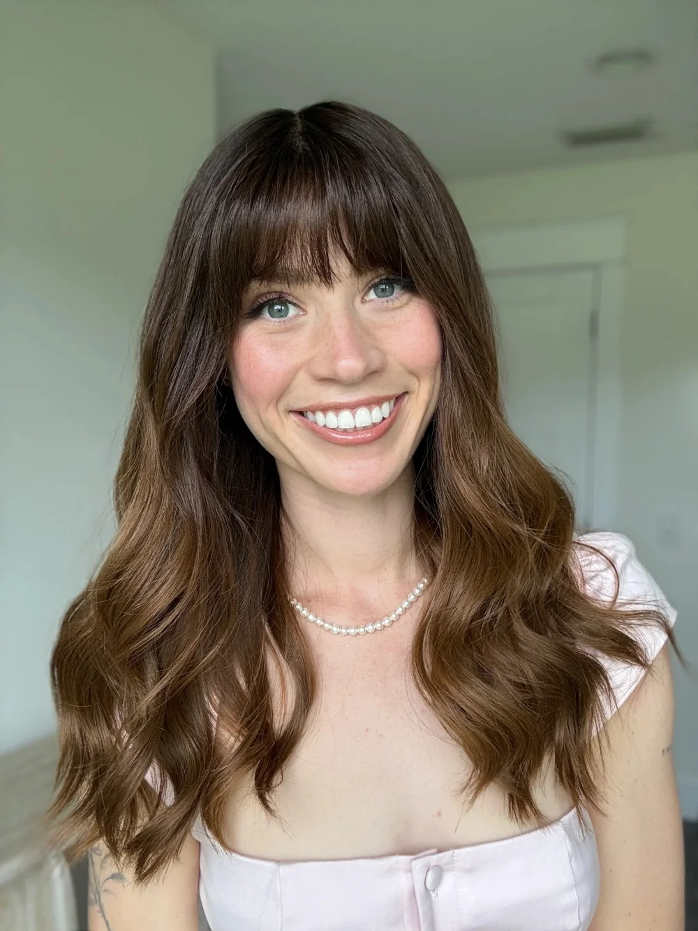 Natural Synthetic Loose Wave Wig with Curtain Bangs Light Brunette Futura Fringe Fibre Realistic Look Wig for Women Daily Party