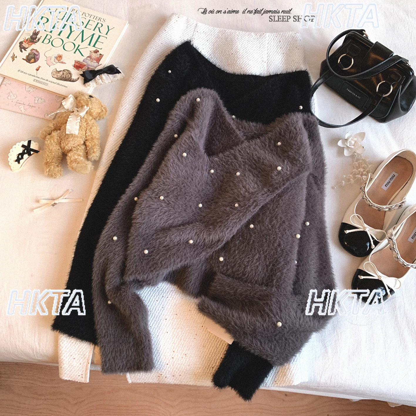 

Japanese 2025 Sweet Commuter Elegant Pearl Off The Shoulder V Neck Knitted Sweater Autumn Winter Loose Short Pullovers Top Women