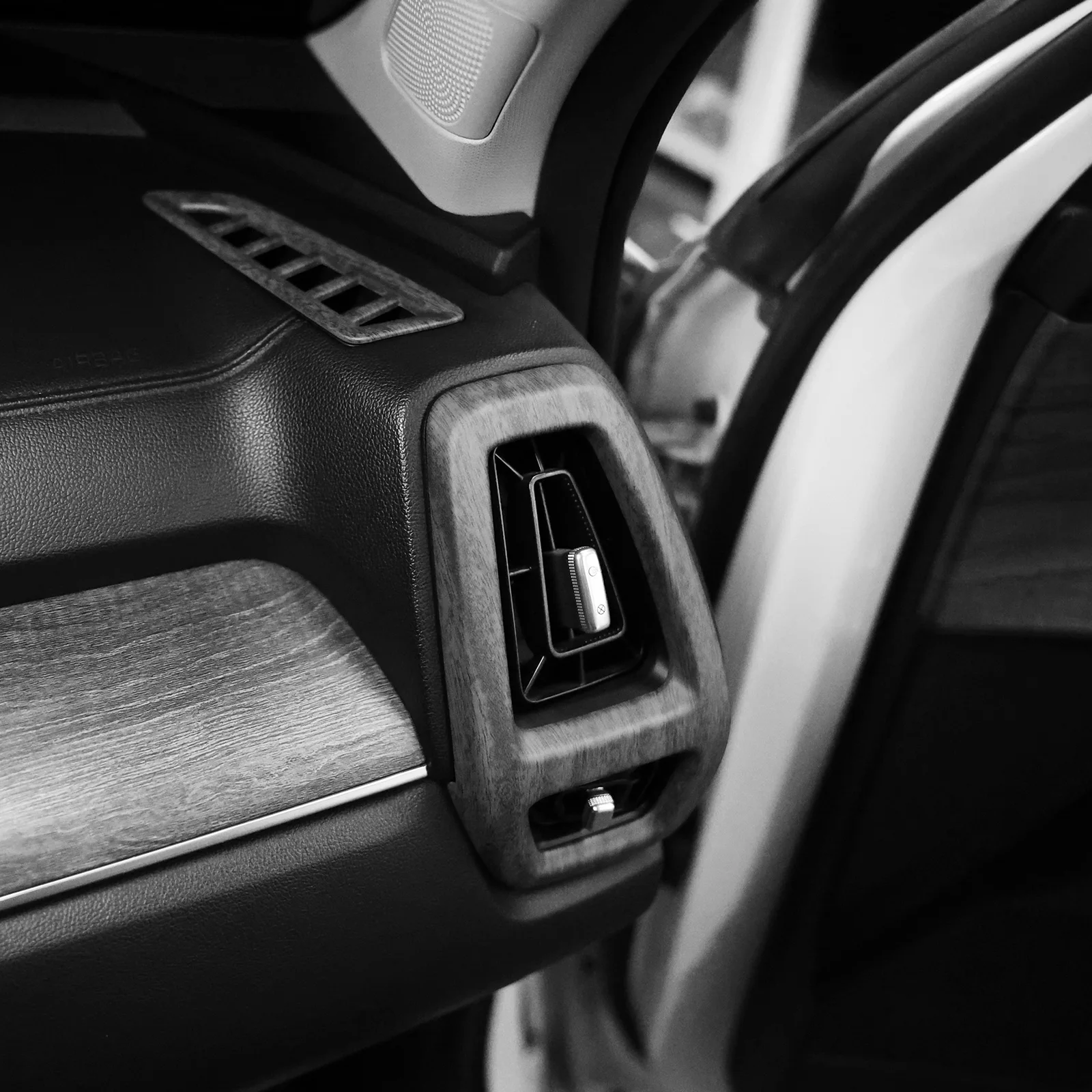 الخشب الحبوب لوحة القيادة الجانب غطاء فتحة التهوية الكسوة لكيا سورينتو MQ4 2021-2025 القوالب الداخلية