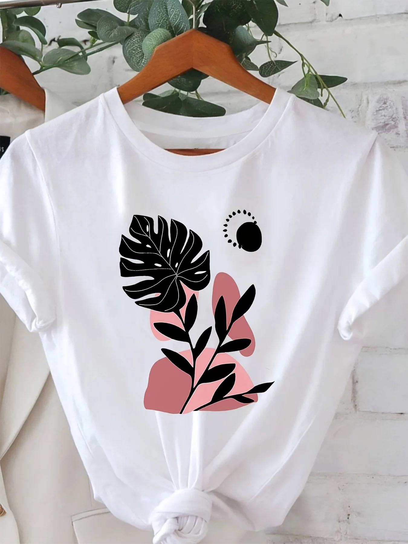 Fresh Moments Featuring A Minimalist Design with Tropical Green Plants Geometric Patterns of Monstera Leaves and Branches