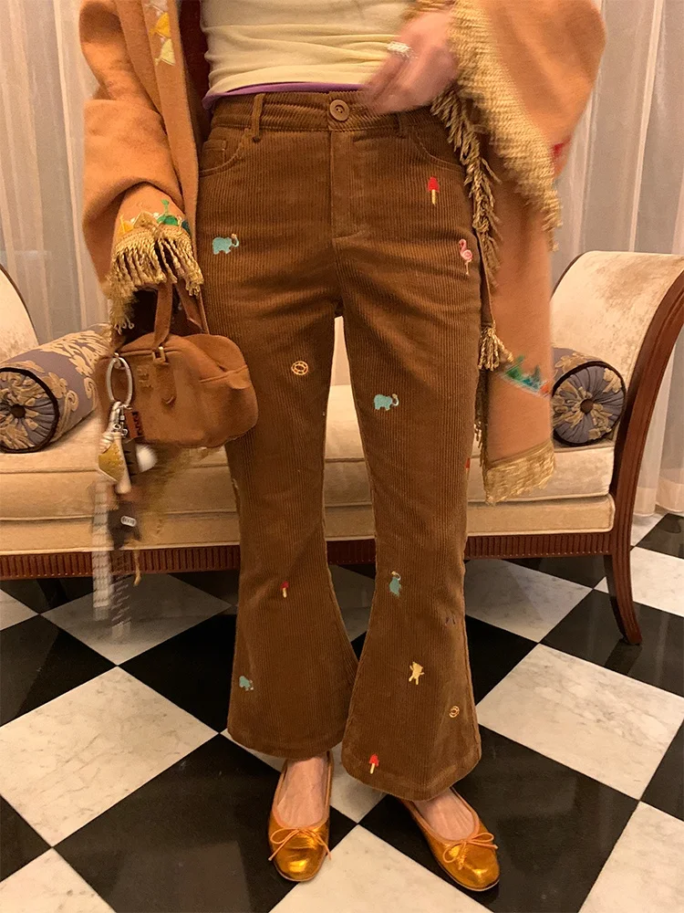 하이웨이스트 자수 코듀로이 플레어 팬츠 여성 패션 2025 신상 한국 스타일 출퇴근룩 여성 바지