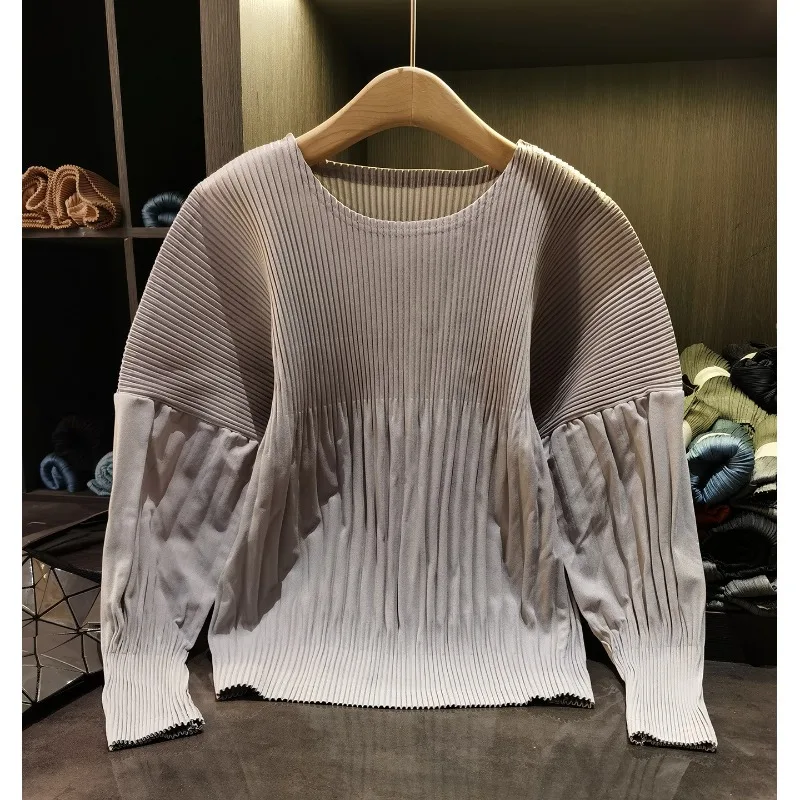 

Футболка Miyake Pleated 2026: Новинка весенней коллекции, однотонная, с плиссировкой, круглым вырезом, рукавами «летучая мышь», свободного кроя, тонкая, для повседневной носки