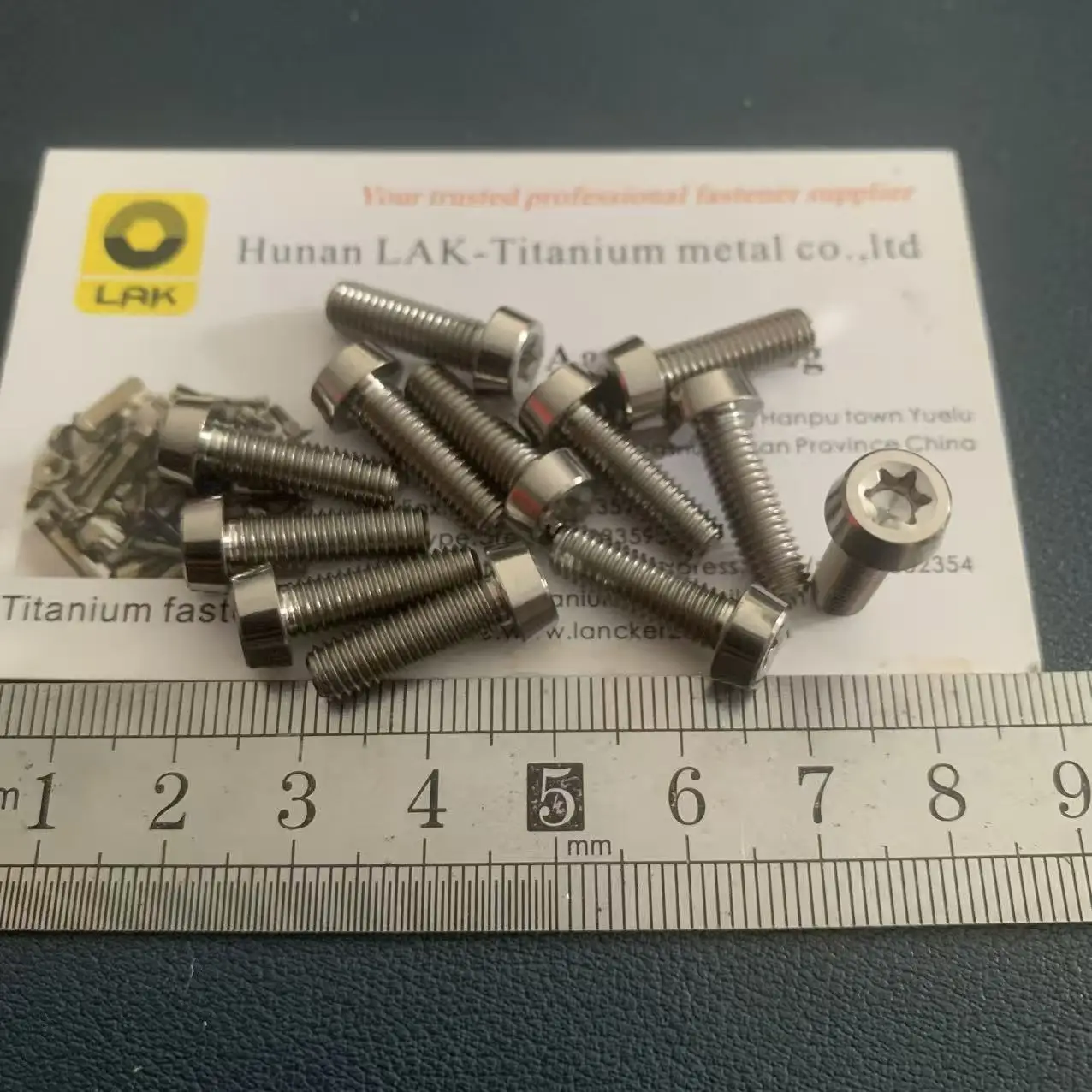 M5x8 M5x16 التيتانيوم توركس T25 رقيقة غطاء رأس المسمار لرأس الدراجة 8.5x3.5 Gr5