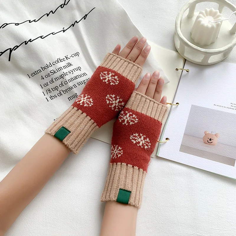 

New Knitted Gloves Half Cut Warm Half Finger Exposed Gloves Female Winter Students Cute Christmas Snowflakes Gloves Accessories