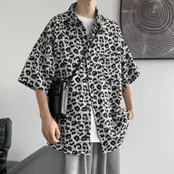 Ropa de calle informal de moda para hombre, camisas holgadas con botones de leopardo coreano, ropa fina para primavera y verano, Tops con cuello vuelto