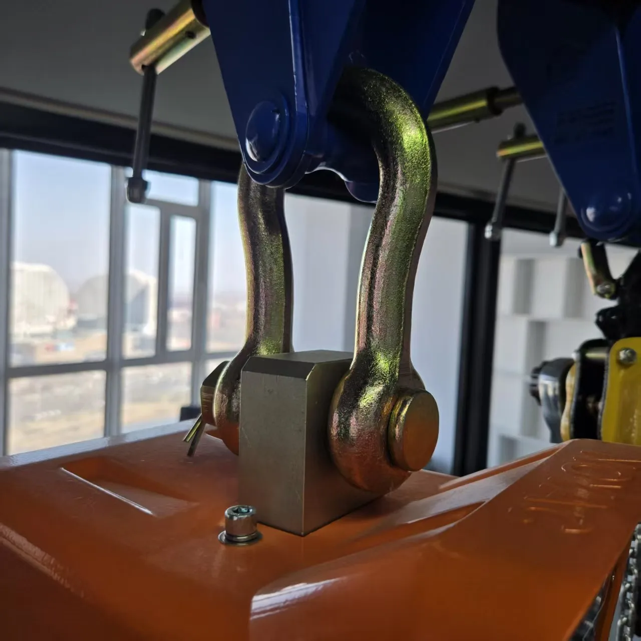 

50T Heavy Electronic Crane Scale Accurate Lifting & Weighing Solution for Warehouse & Construction Green or Red Screen